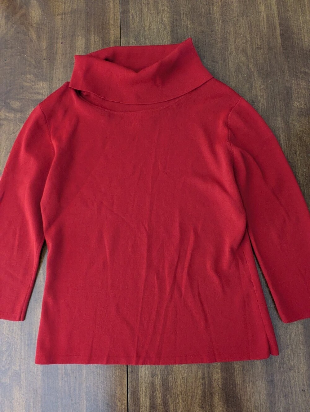Joseph A. Red 3/4 Sleeve Turtleneck Medium